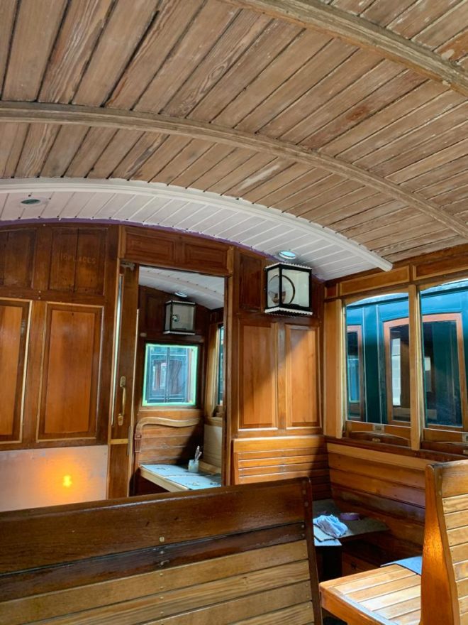 intérieur de la 11501, attention à la peinture